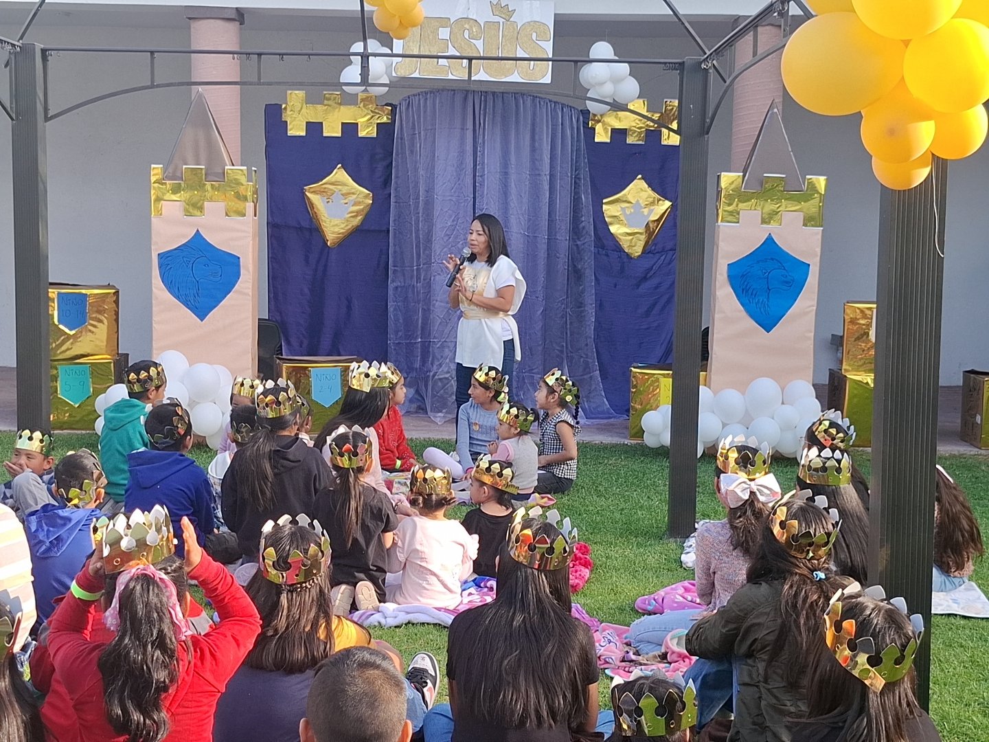 Evento infantil temático con presentación educativa