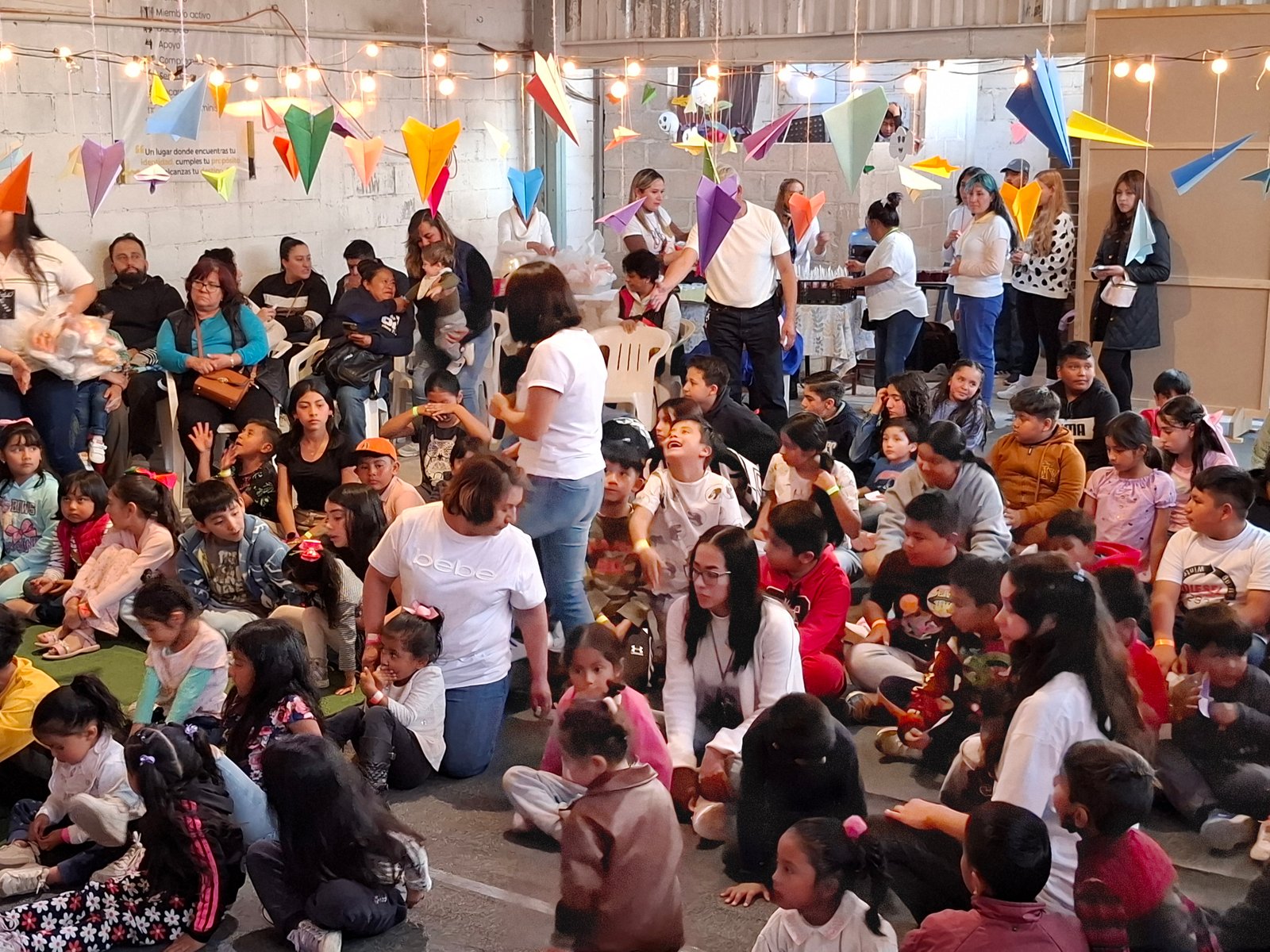 Comunidad participando en evento
